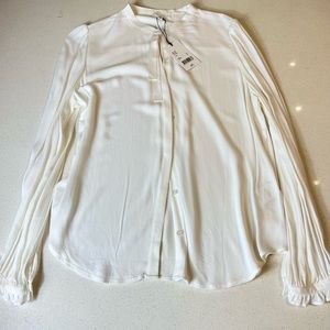 A loves a white blouse